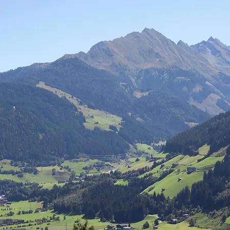 アパート Flat In Near Lift ミッタージル