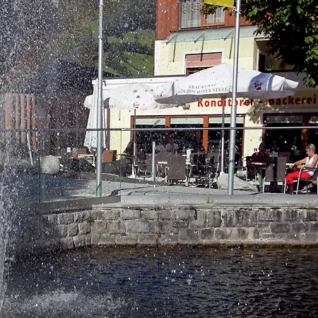 Flat In Near Lift アパート *