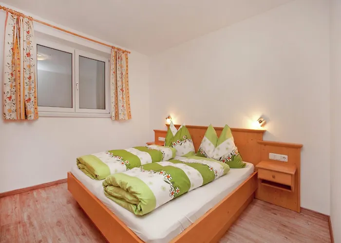 شقة Flat In Near Lift ميترسل