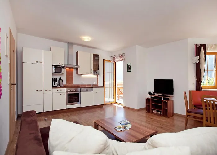 Flat In Near Lift شقة *